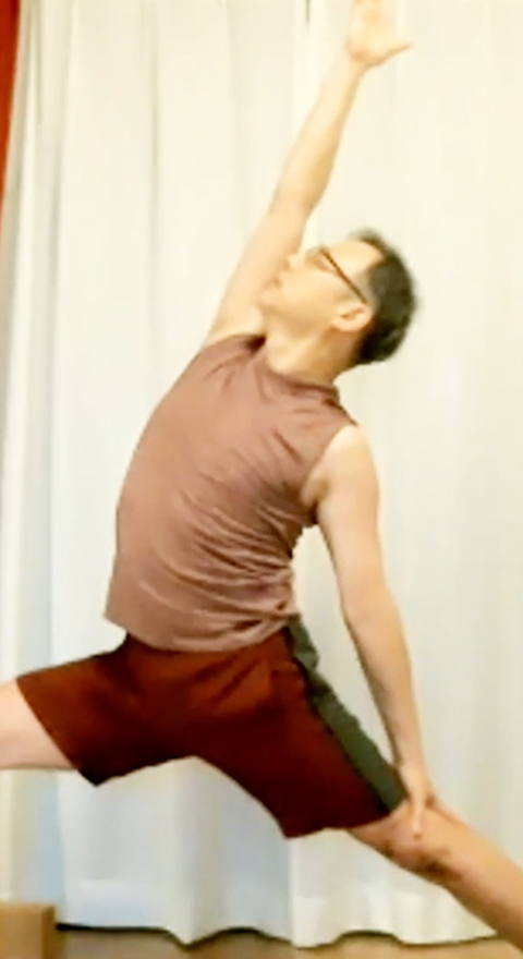 ＜20/9/4開催クラス＞ヨガフローI（60分）／ヤスシ