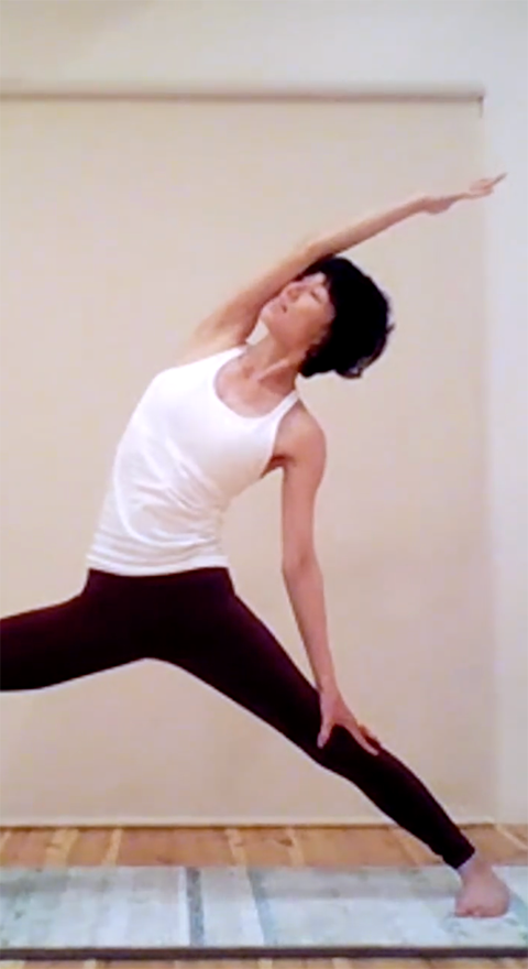 <21/8/7開催クラス>ゆったりヨガフロー